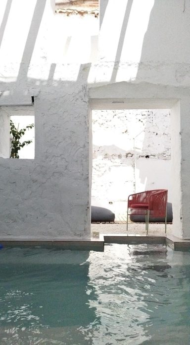 Spa mediterráneo integrado en el paisaje Spa diseñado con inspiración mediterránea